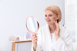 Tips for choosing a facelift surgeon